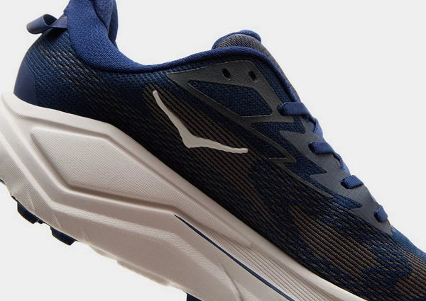 HOKA Challenger 8