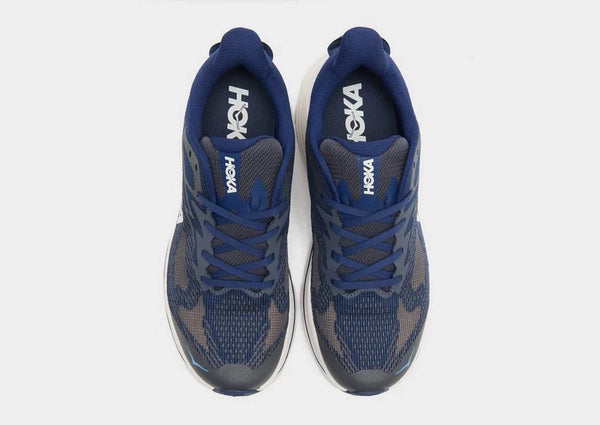 HOKA Challenger 8